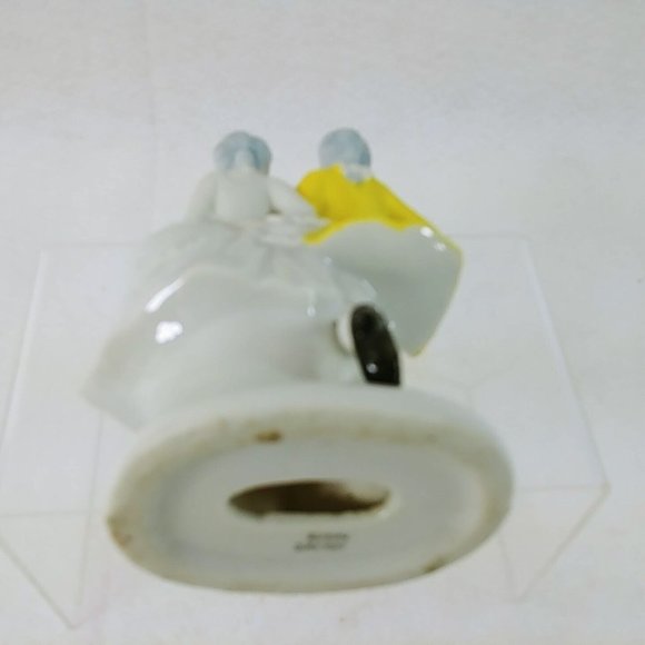 Colonial Couple Figurine Statue Gold Gilded Made in Japan 6.75" Tall - Picture 7 of 8